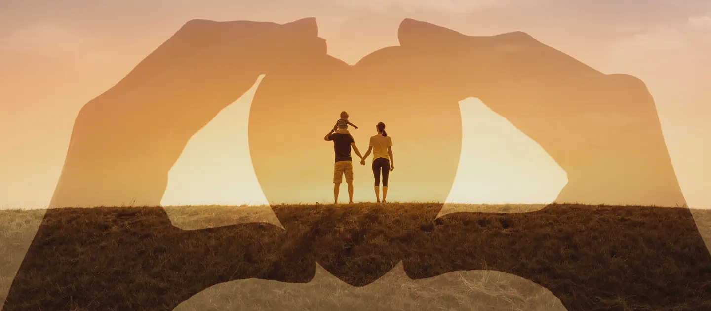 familia feliz silueta de corazon